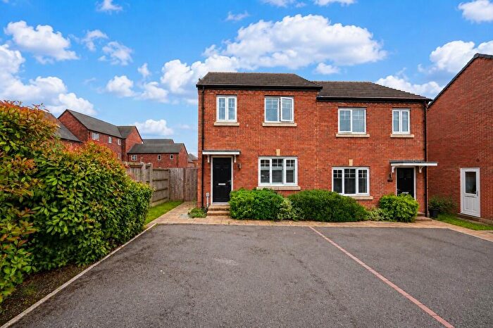 3 Bedroom Semi-Detached House For Sale In Howden Close, Houlton, CV23