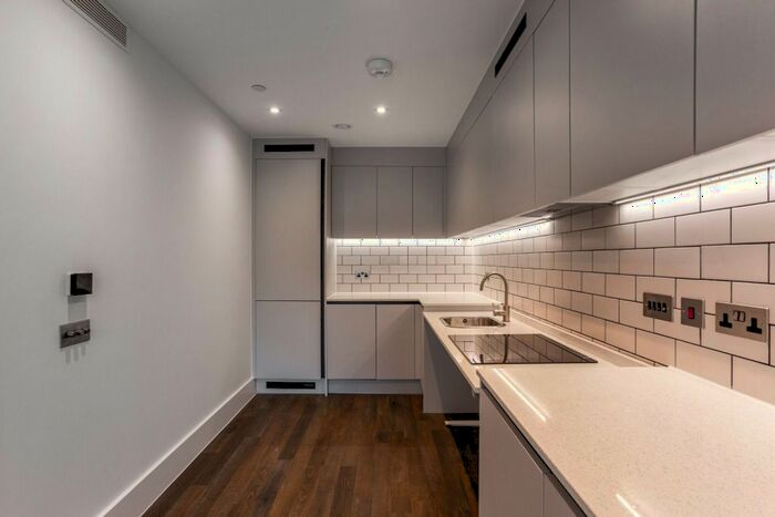 1 Bedroom Flat To Rent In Market Parade, Gloucester, GL1