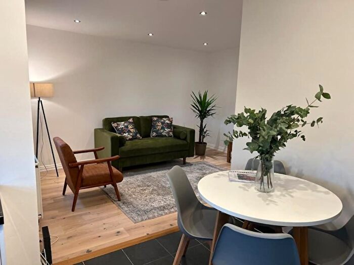 1 Bedroom Flat To Rent In Dunmont Road, Stoke Newington, N16