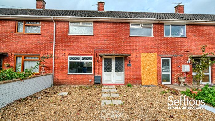 3 Bedroom Terraced House For Sale In Barclay Road, Norwich, Norfolk, NR7