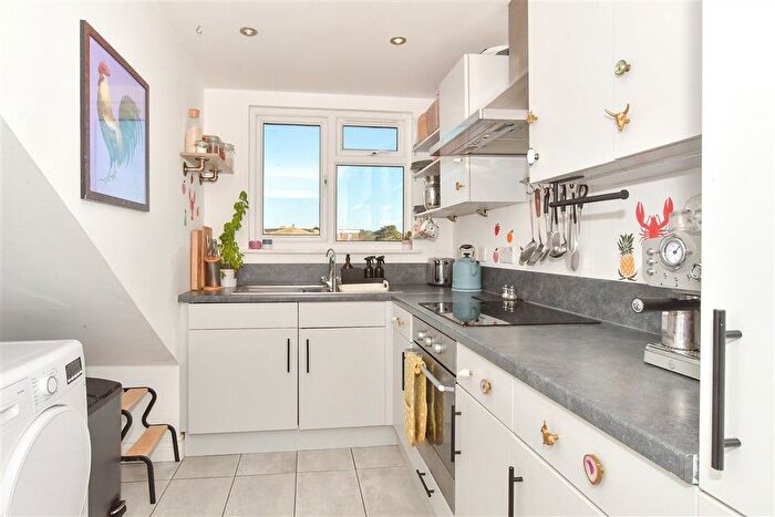 2 Bedroom Flat For Sale In Central Avenue, Peacehaven, East Sussex, BN10