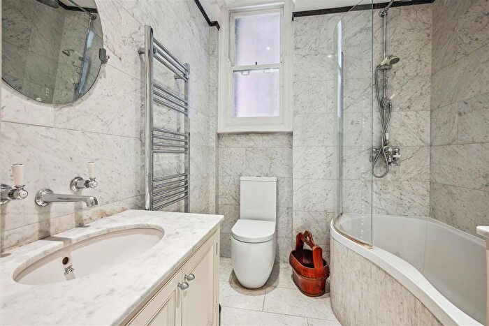 2 Bedroom Flat To Rent In Fitzgeorge Avenue, London, W14