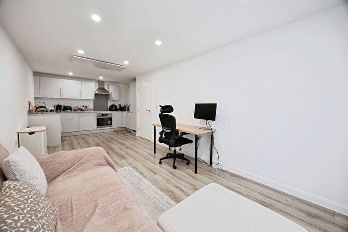 1 Bedroom Flat For Sale In Newtown Apartments, Newtown Road, Ashford, TN24