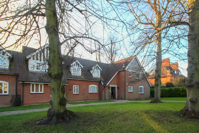 3 Bedroom Flat To Rent In Station Lane, Ingatestone, CM4