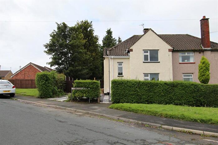 3 Bedroom Semi-Detached House To Rent In Tennyson Avenue, Burnley, BB5