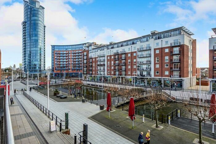 2 Bedroom Flat To Rent In Brecon House, The Canalside, Portsmouth, Hampshire, PO1