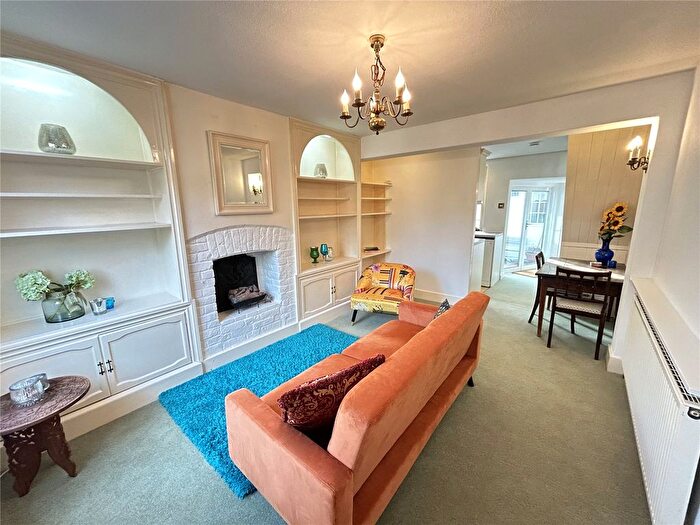 2 Bedroom End Of Terrace House To Rent In Lancaster Cottages, Richmond, Surrey, TW10