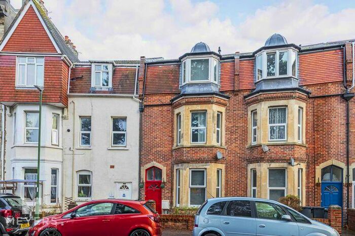 2 Bedroom Apartment To Rent In The Crescent, Bournemouth, BH1