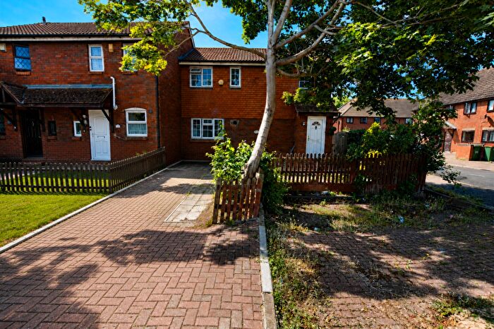 3 Bedroom End Of Terrace House For Sale In Dunnock Road, London, London, E6