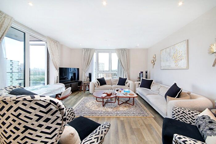 3 Bedroom Flat For Sale In Bridges Court Road, Cotton Row, SW11