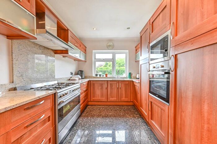5 Bedroom Semi-Detached House For Sale In Clarendon Gardens, Wembley, HA9