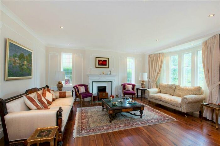 5 Bedroom Terraced House To Rent In Greenhalgh Walk, Hampstead Garden Suburb, N2
