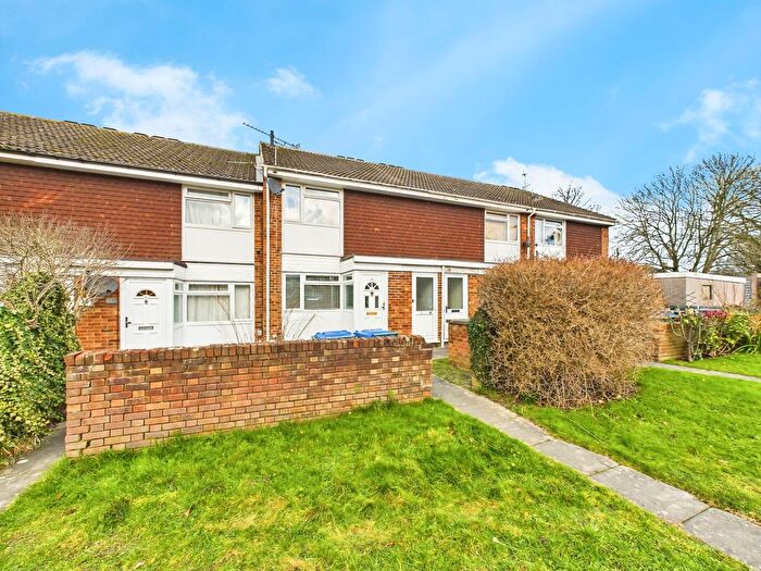 1 Bedroom Maisonette For Sale In Barnsnap Close, Horsham, RH12