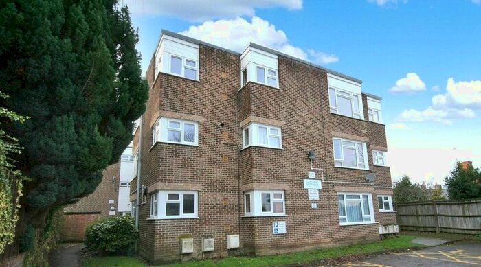 2 Bedroom Flat To Rent In Longleat House Flats, Horsefair Street, Charlton Kings, Cheltenham GL53