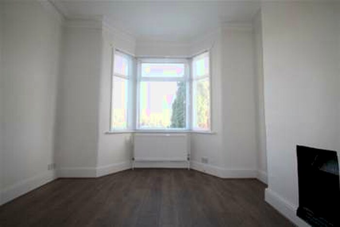 3 Bedroom House To Rent In **renovated Throughout** Hawley Road, Dartford DA2