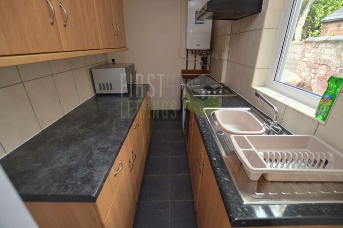 3 Bedroom Terraced House To Rent In Avenue Road Extension, Leicester, LE2