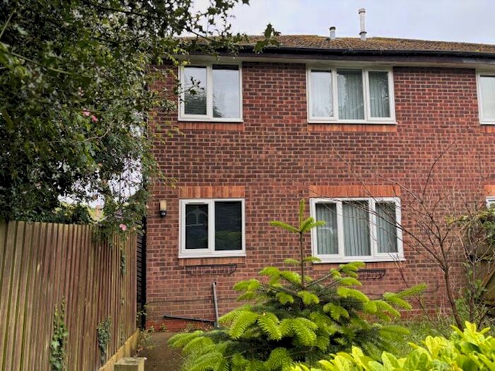 2 Bedroom Property To Rent In Oakhurst Drive, Bromsgrove, B60