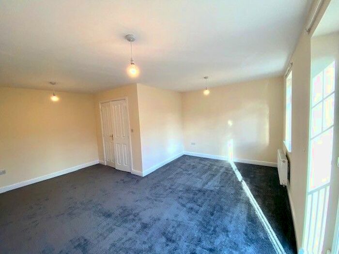 4 Bedroom Property To Rent In Bloomingdale Court, Woolley Grange, Barnsley, S75