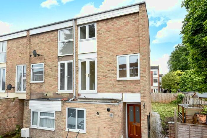 4 Bedroom Terraced House To Rent In Harefields, North Oxford, OX2