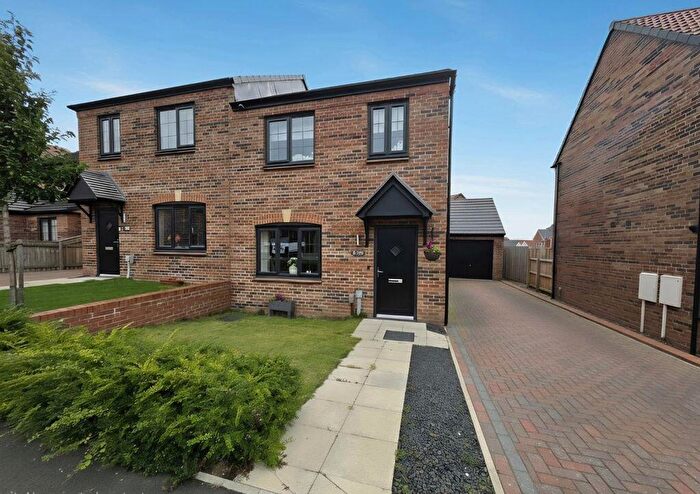 3 Bedroom Semi-Detached House For Sale In Littlestone Wynd, Cramlington, NE23