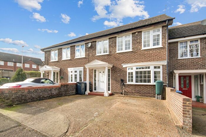 3 Bedroom Terraced House For Sale In Woodbury Avenue, East Grinstead, RH19