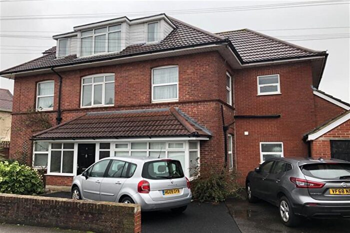 Studio To Rent In Bedroom First Floor Studio In Queens Park, BH8