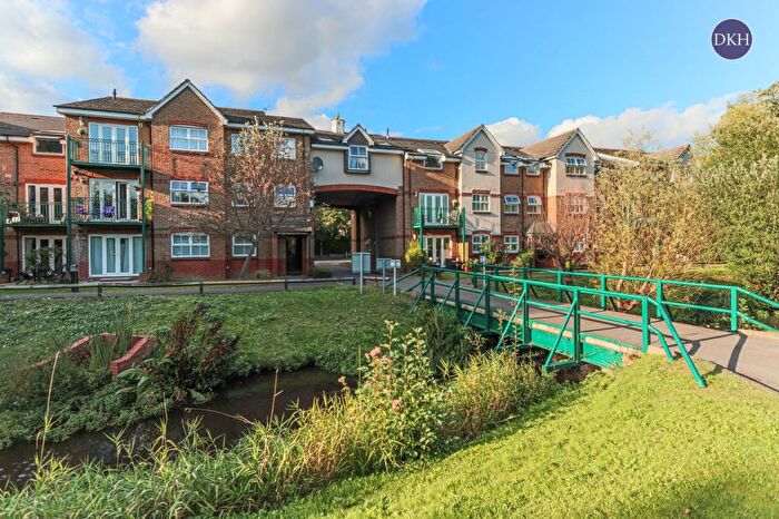 2 Bedroom Flat To Rent In Uxbridge Road, Rickmansworth, Hertfordshire, WD3