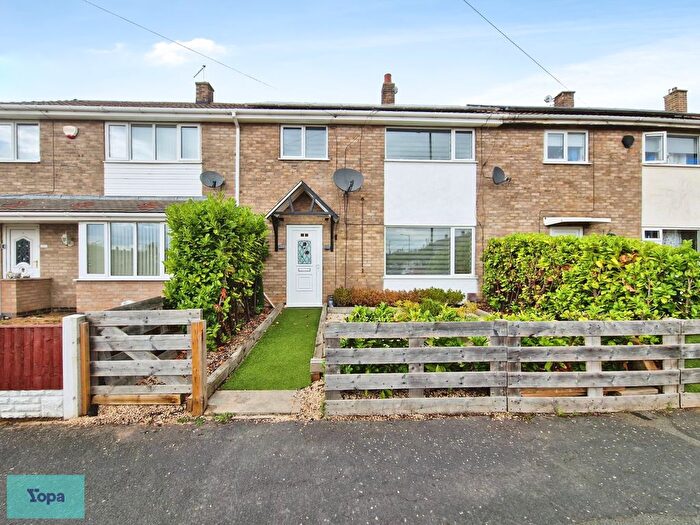 3 Bedroom Terraced House For Sale In Troutbeck Way, Rossington, Doncaster, DN11