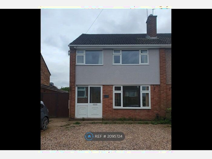 3 Bedroom Semi-Detached House To Rent In Bramdene Avenue, Nuneaton, CV10