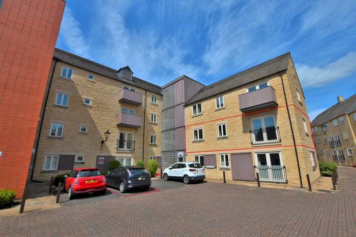 2 Bedroom Apartment To Rent In Riverside Place, Stamford, PE9