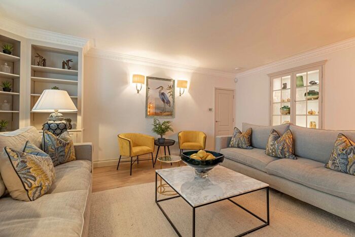 3 Bedroom Detached House To Rent In Wilton Row, Westminster, London, SW1X