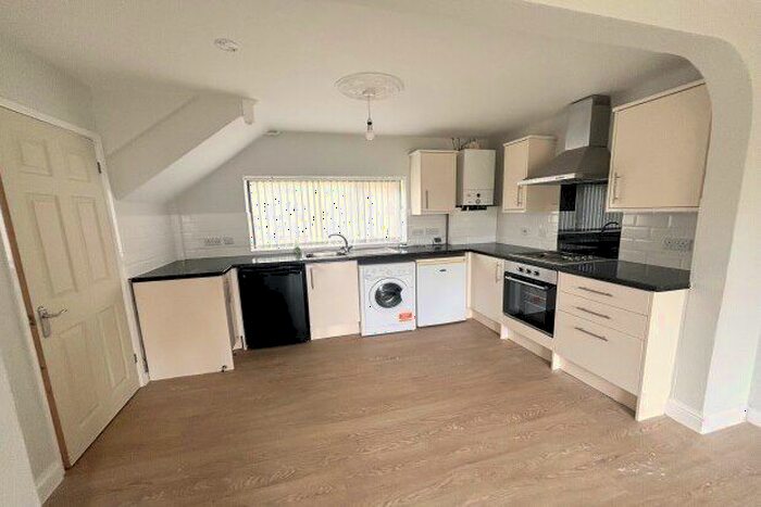 4 Bedroom Property To Rent In Chipperfield Drive, Bristol, BS15