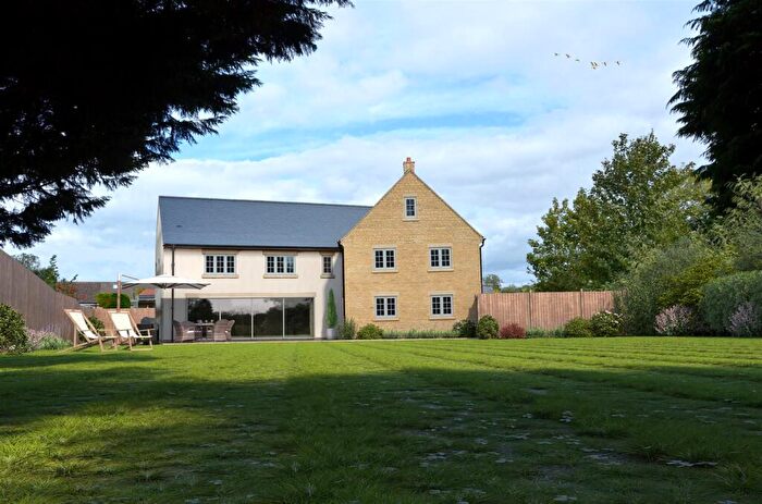 6 Bedroom Detached House For Sale In Bridge Road, Stoke Bruerne, NN12