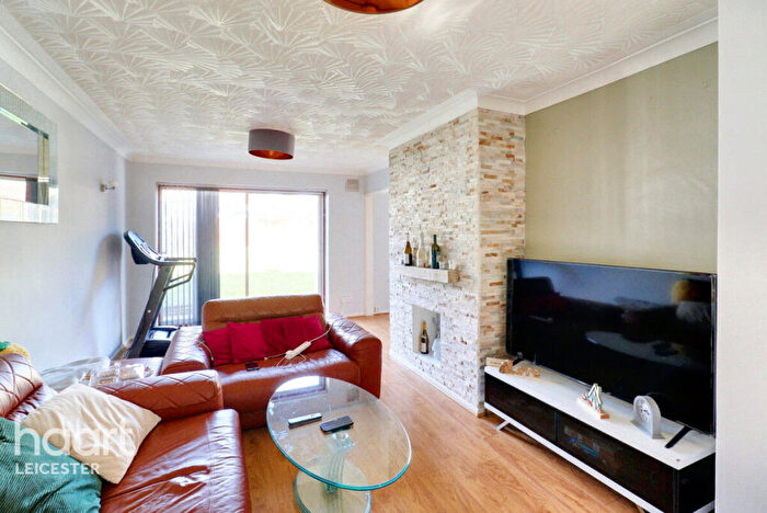 3 Bedroom Detached House For Sale In St Marys Avenue, Leicester, LE3