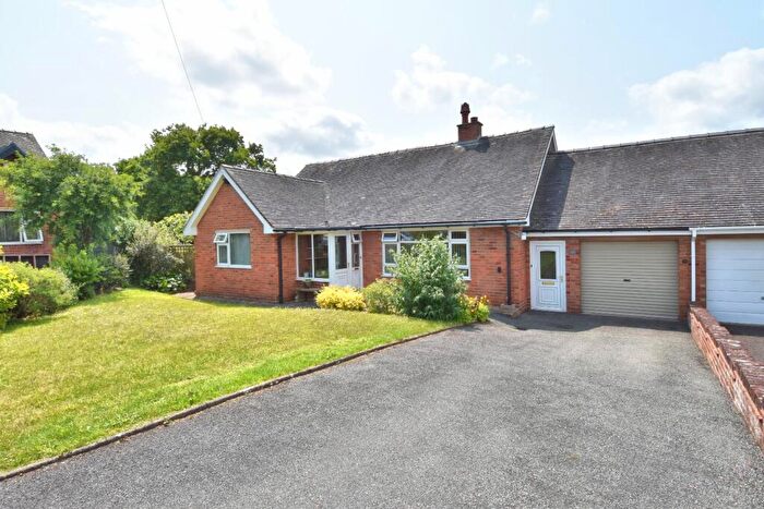 3 Bedroom Link Detached House For Sale In Castle Park, Ruthin, LL15
