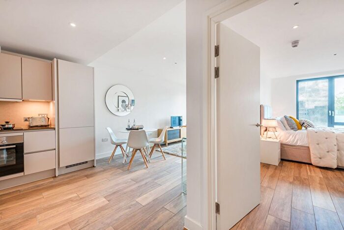 1 Bedroom Flat To Rent In Dressage Court, Tower Hamlets, London, E2
