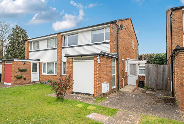 3 Bedroom Semi Detached House For Sale In Mill Close, Horley, Surrey, RH6