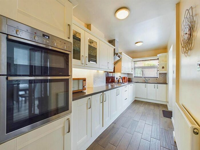 3 Bedroom Detached House For Sale In Forester Grove, Carlton, Nottingham, NG4