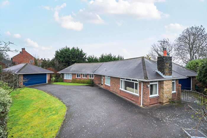 4 Bedroom Bungalow For Sale In High Street, Loxwood, RH14