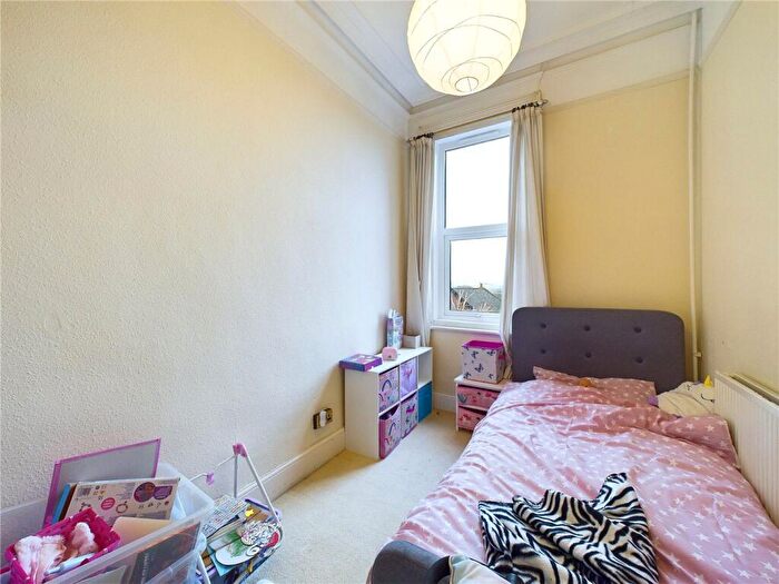 2 Bedroom Apartment For Sale In Sylvan Road, Exeter, Devon, EX4