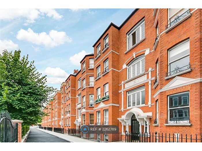 3 Bedroom Flat To Rent In Drive Mansions, London, SW6