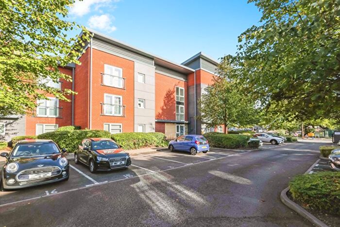 2 Bedroom Flat For Sale In Stone Street, Oldbury, West Midlands, B69