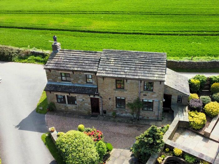 3 Bedroom Detached House For Sale In Thornes Fold, Lepton, HD8