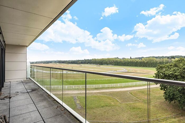 2 Bedroom Apartment To Rent In Newbury, Berkshire, RG14