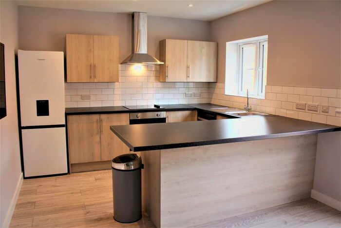 5 Bedroom Semi-Detached House To Rent In Westleigh Road, BS10