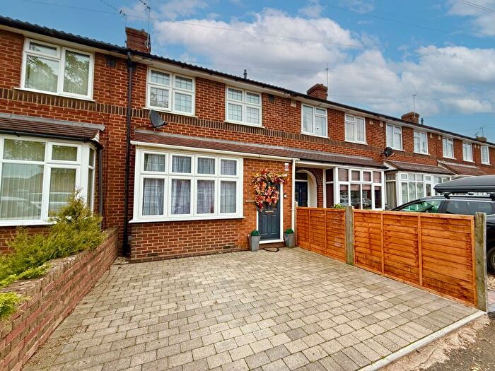 3 Bedroom Terraced House For Sale In Rose Avenue, Aylesbury, HP19