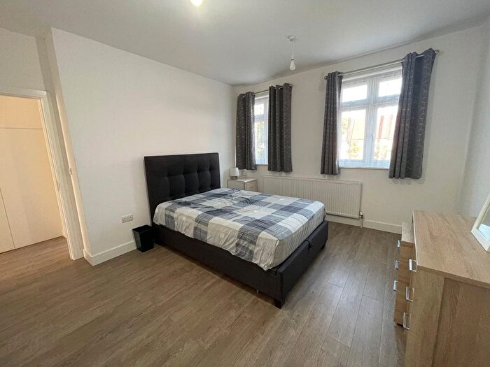 4 Bedroom Terraced House To Rent In Larden Road, Acton, W3
