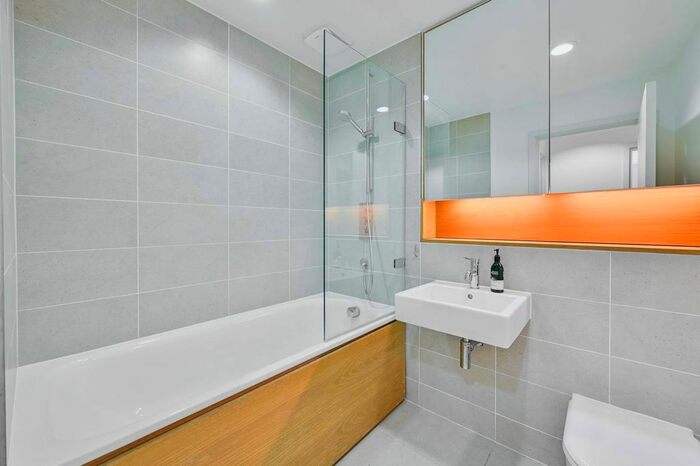 2 Bedroom Flat To Rent In Blandford Street, Marylebone, London, W1U