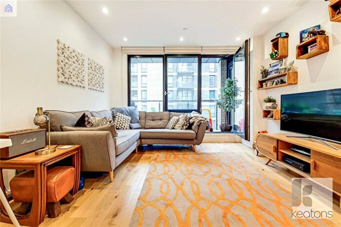 2 Bedroom Flat For Sale In Regalia Point, Palmers Road, London, E2