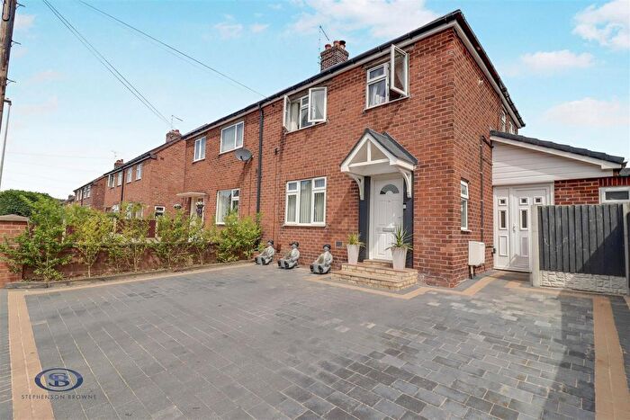 3 Bedroom Property For Sale In Townfields, Sandbach, CW11